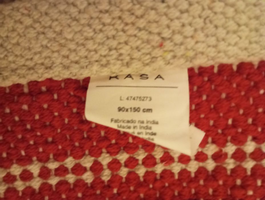 2 tapetes iguais em ótimo estado