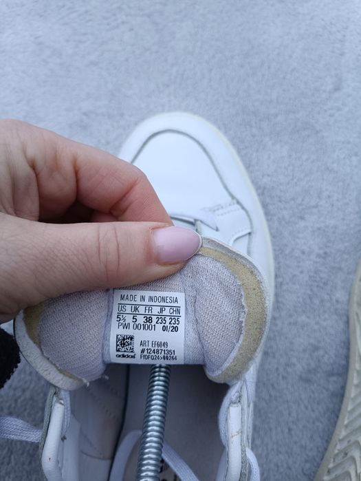 Женские кроссовки Adidas р37.5-38