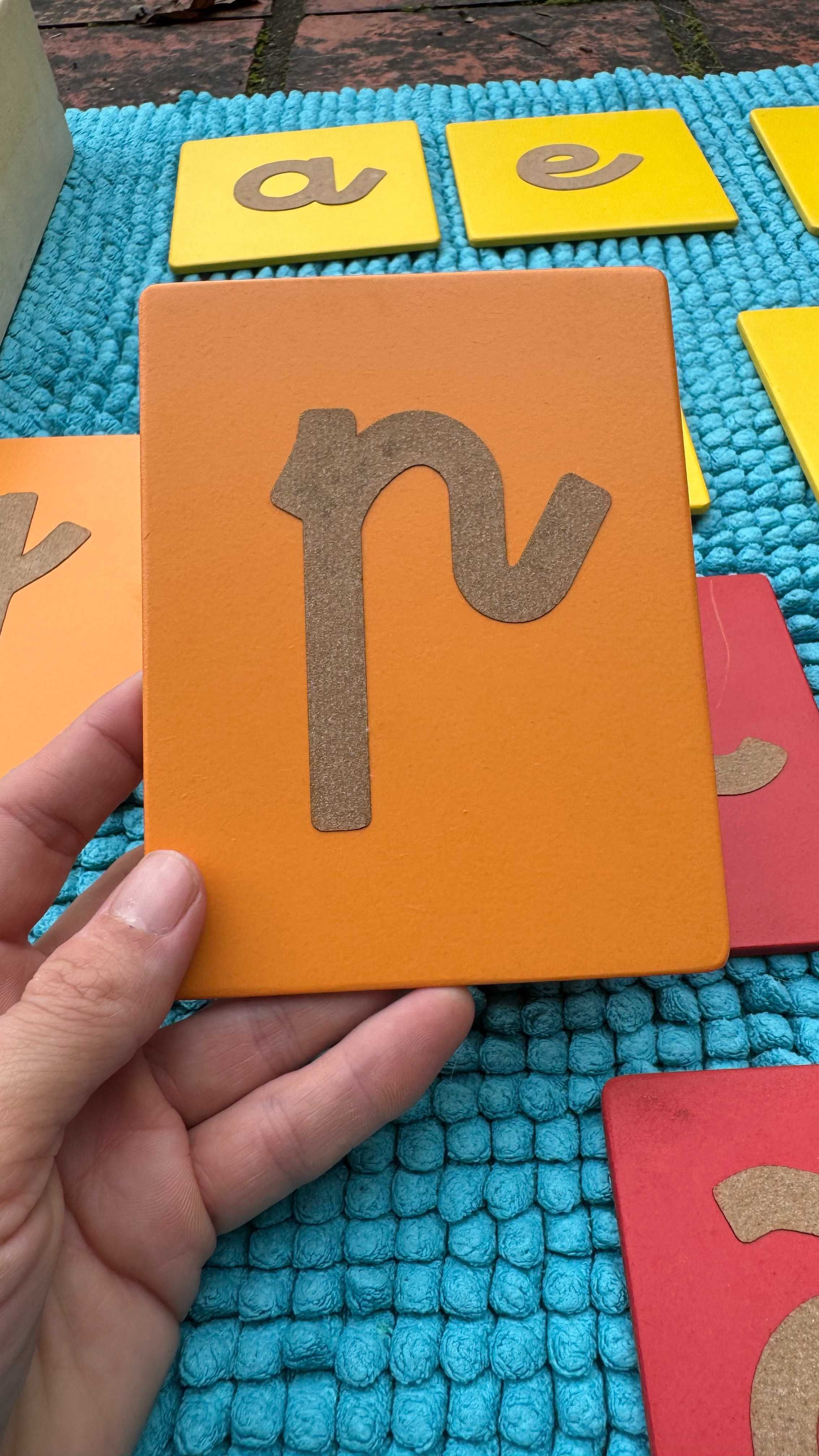 Alfabeto móvel + letras de lixa + bandeja areia | Materiais Montessori