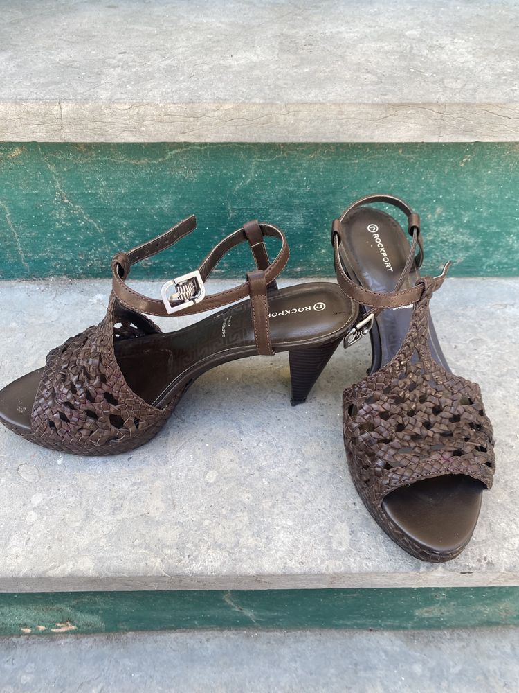 Sapatos salto Rockport