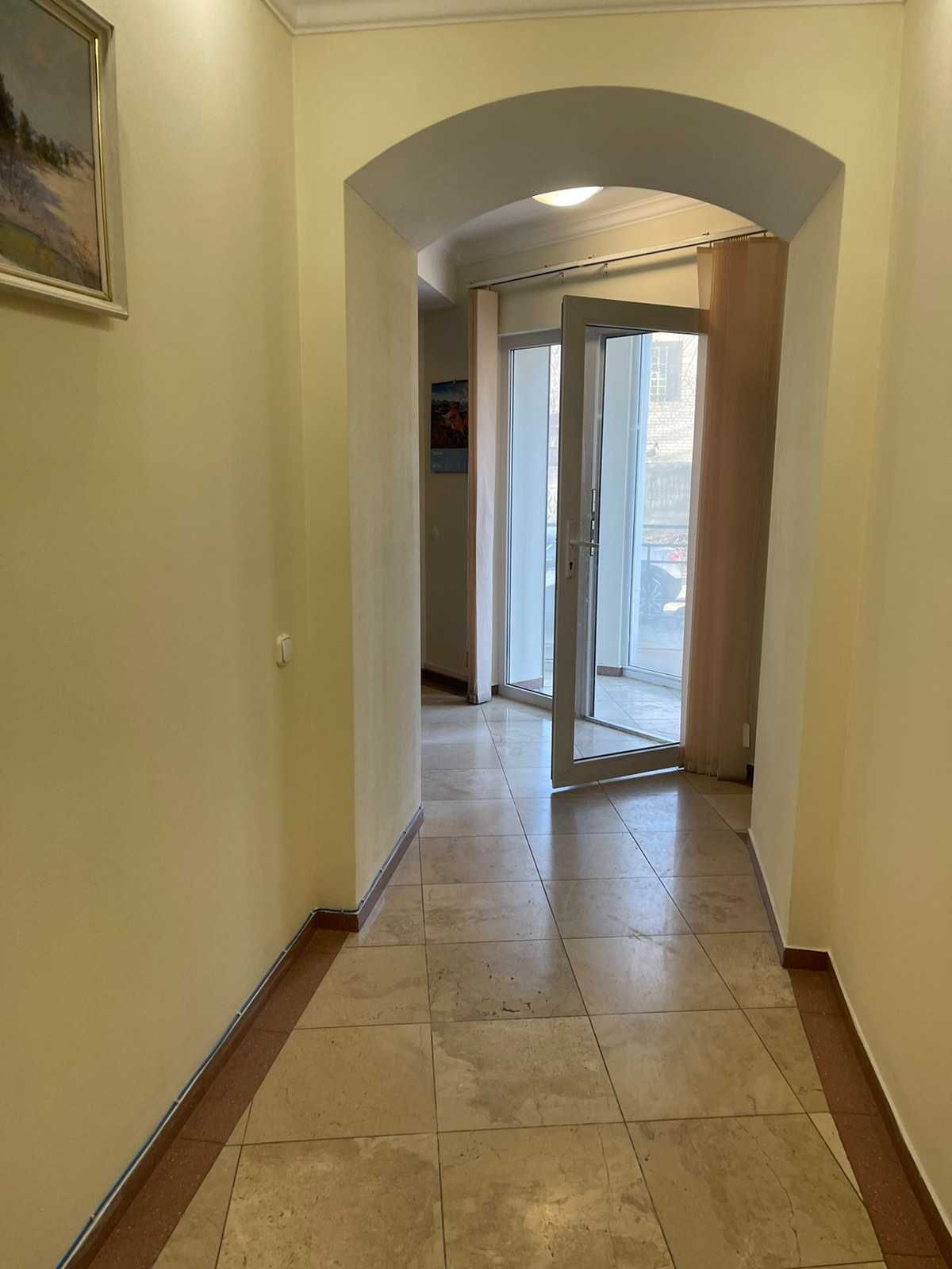 Продаж Офиса, Казакова, 133 м2, все мебли
