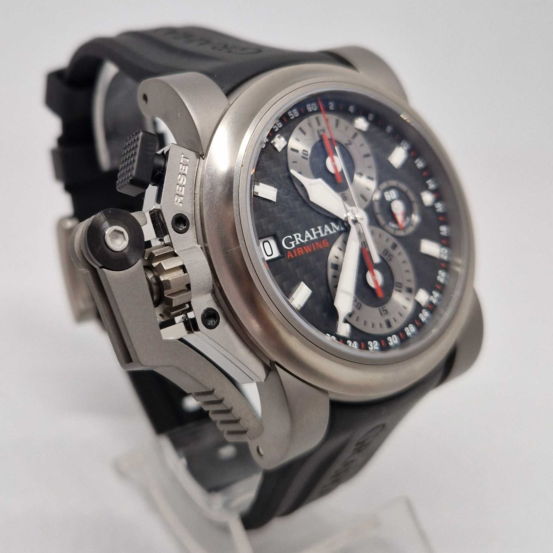 Graham Chronofighter Oversize Airwing Carbon титан