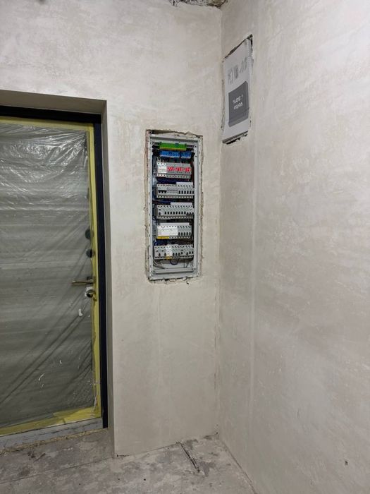 Продам новий будинок з басейном у котеджному містечку “Міжріччя”