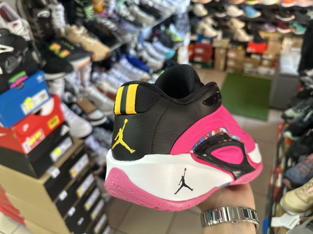 Баскетбольні кросівки Nike Air Jordan Luka 3 ( РОЗМІР 42 )