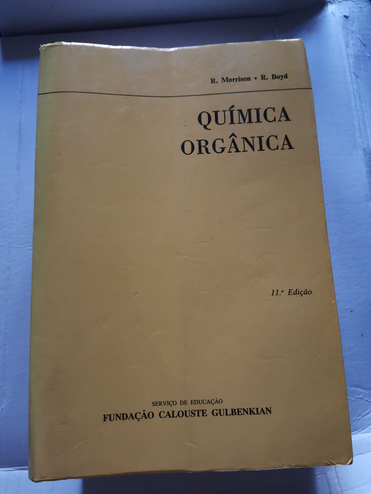 Vários livros de estudo universitários da Calouste Gulbenkian