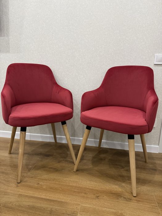 Стільці-крісла нові