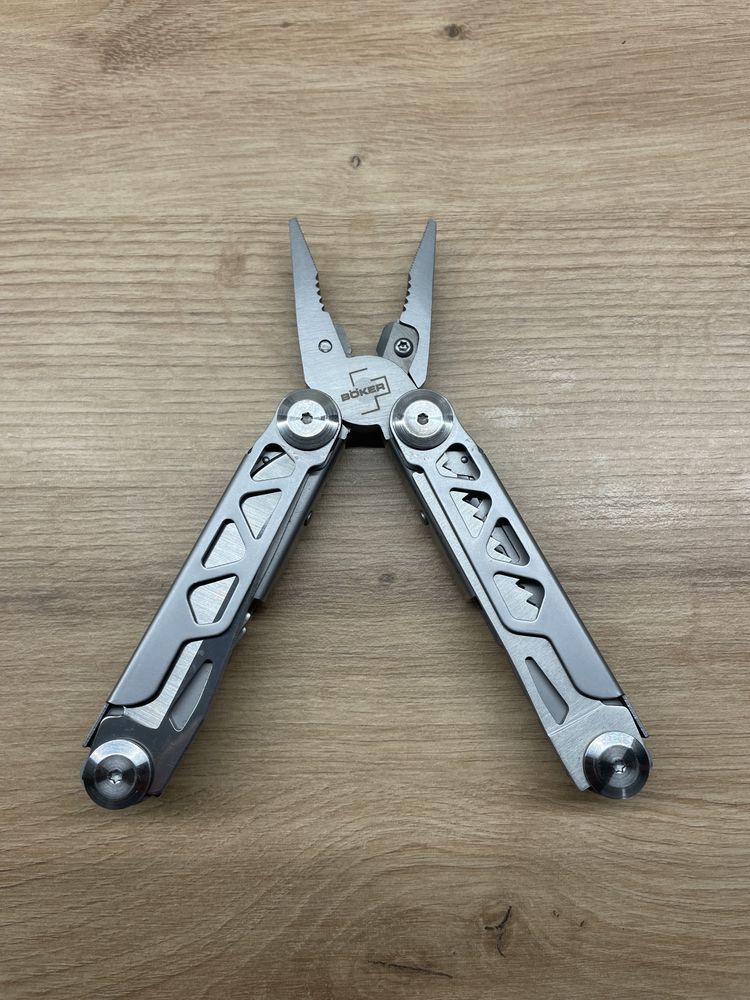 Nowy Multitool Böker Plus Specialist Pro