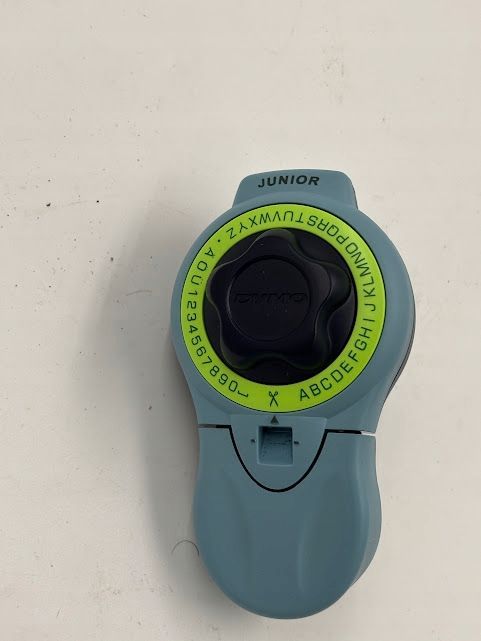 outlet wytłaczarka etykiet dymo junior na taśmę 9 mm x 2 m