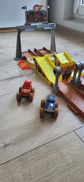 Fisher Price tor wyścigowy Blaze i megamaszyny