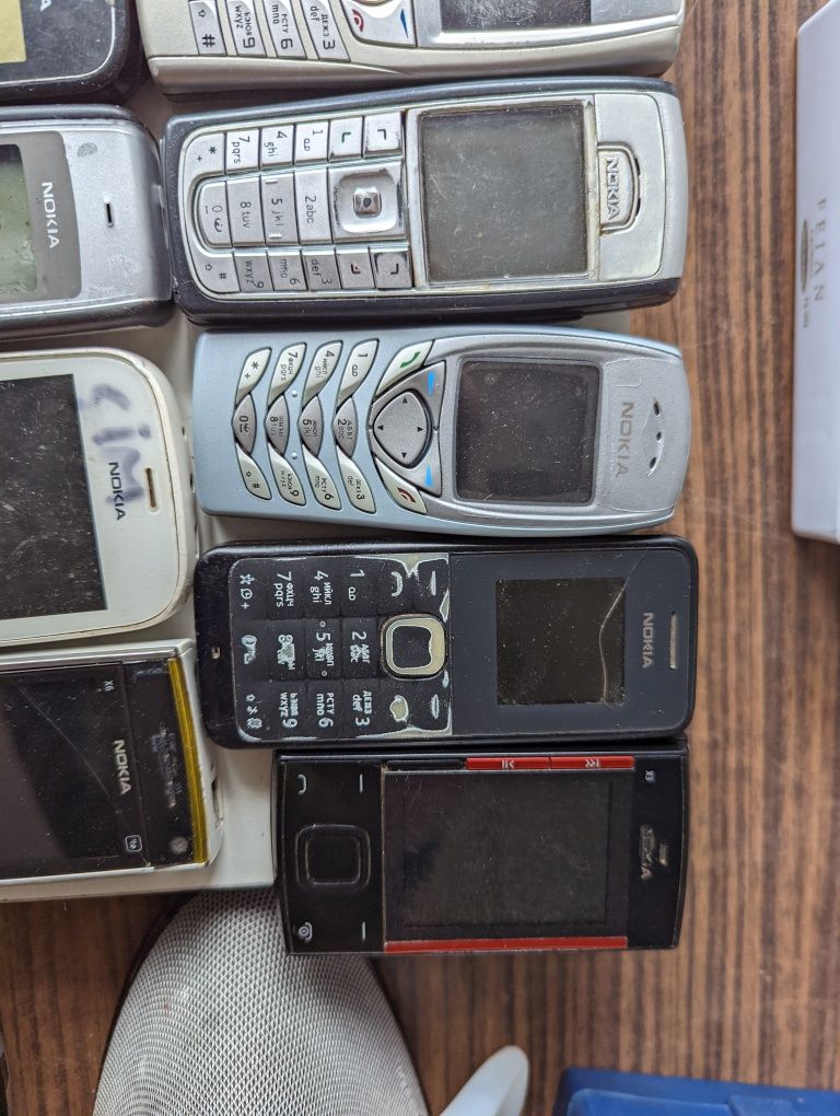Продам мобільні телефони Nokia  6230i 6610 ретро