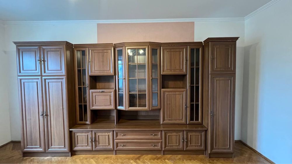 Продам стінку у вітальну б/у