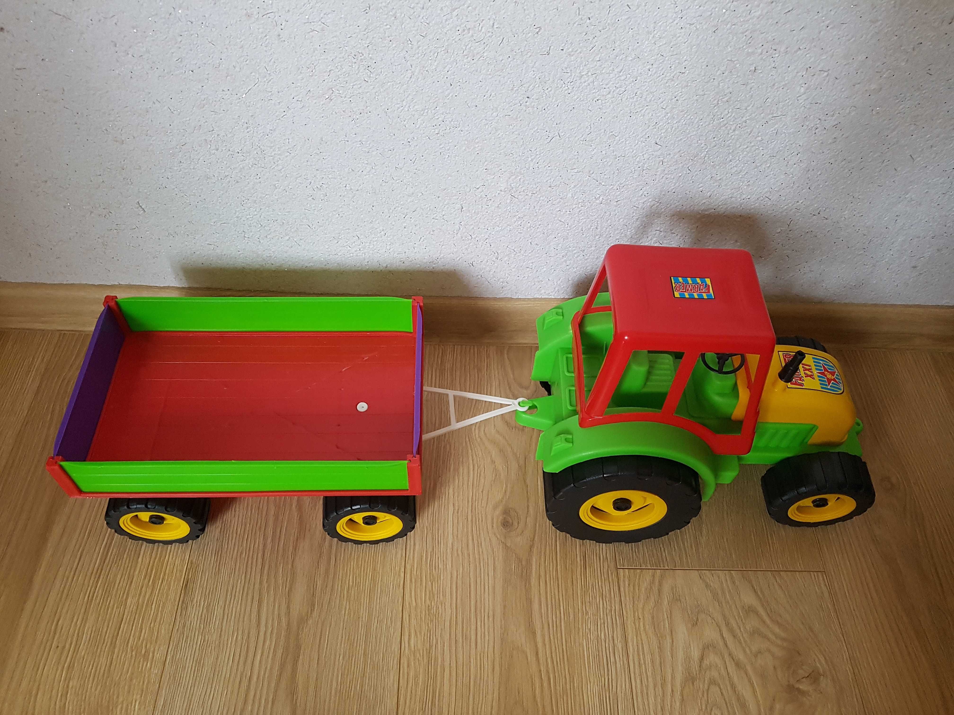 Traktor z przyczepą Farmer firmy BARTEX