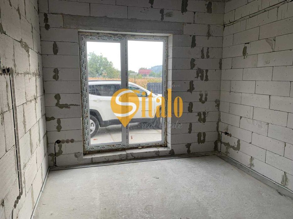 Компактний котедж у центрі с. Вишеньки, закрита територія. Без%