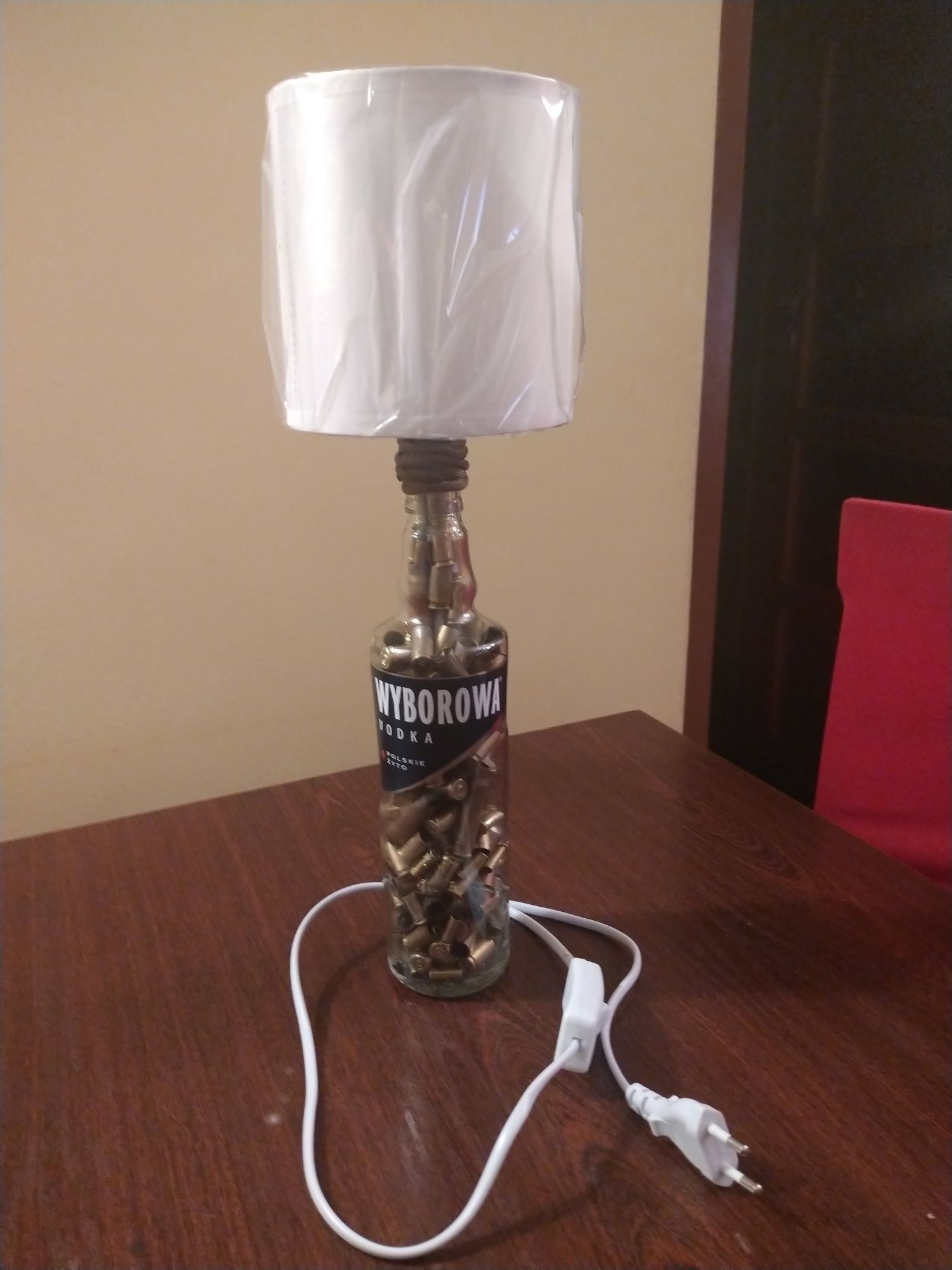 Lampa stojąca/nocna z łusek nabojowych