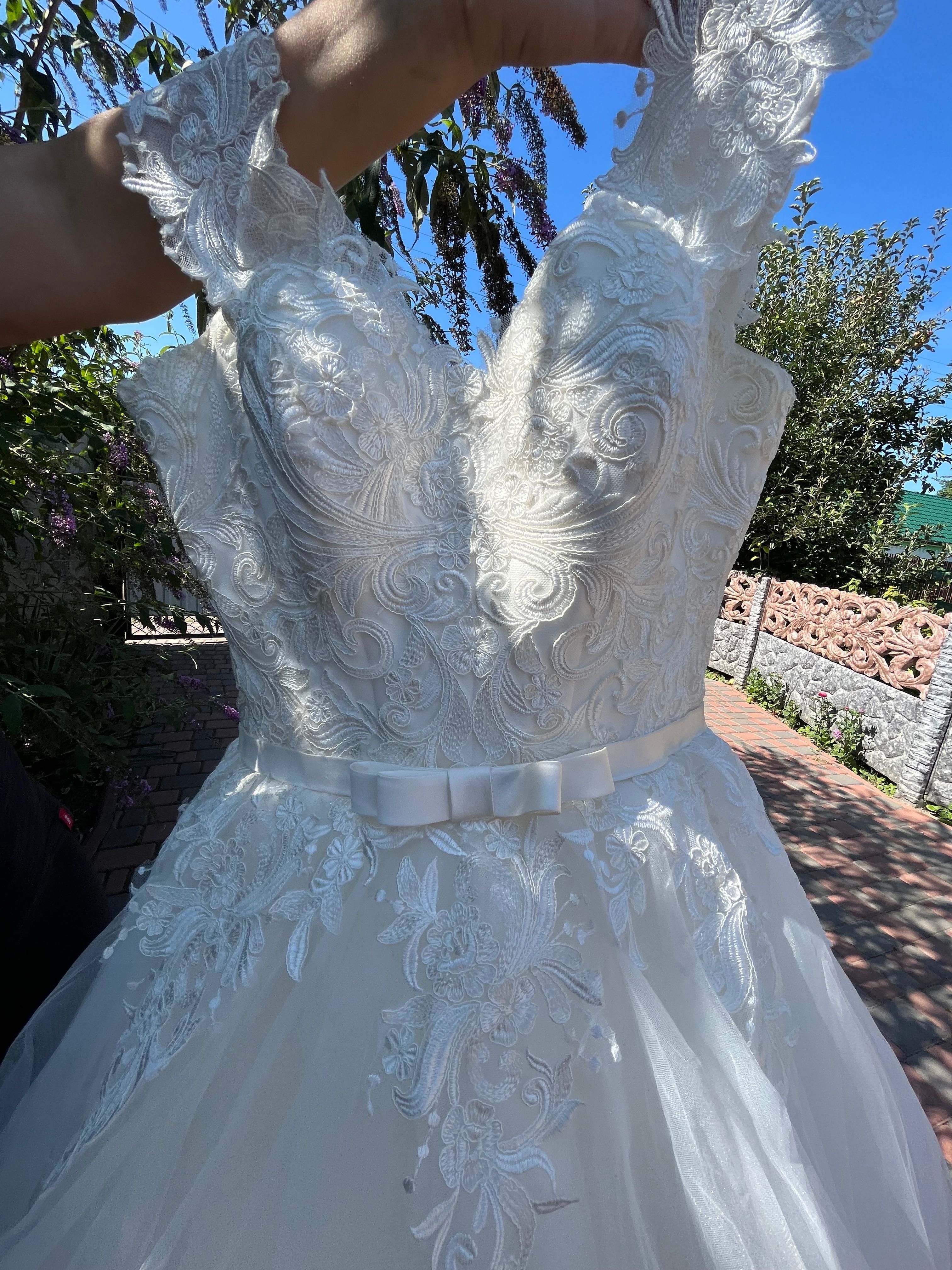 Весільна сукня, ціна договірна