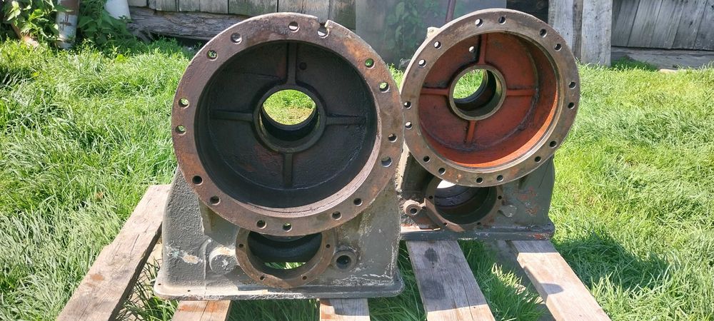 Korpus obudowa L+P zwolnicy c 330 c328