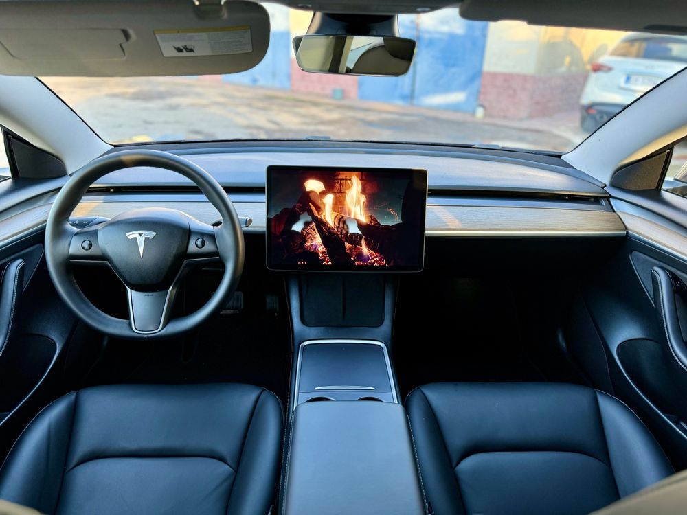 Tesla Model 3 обмін на нерухомість