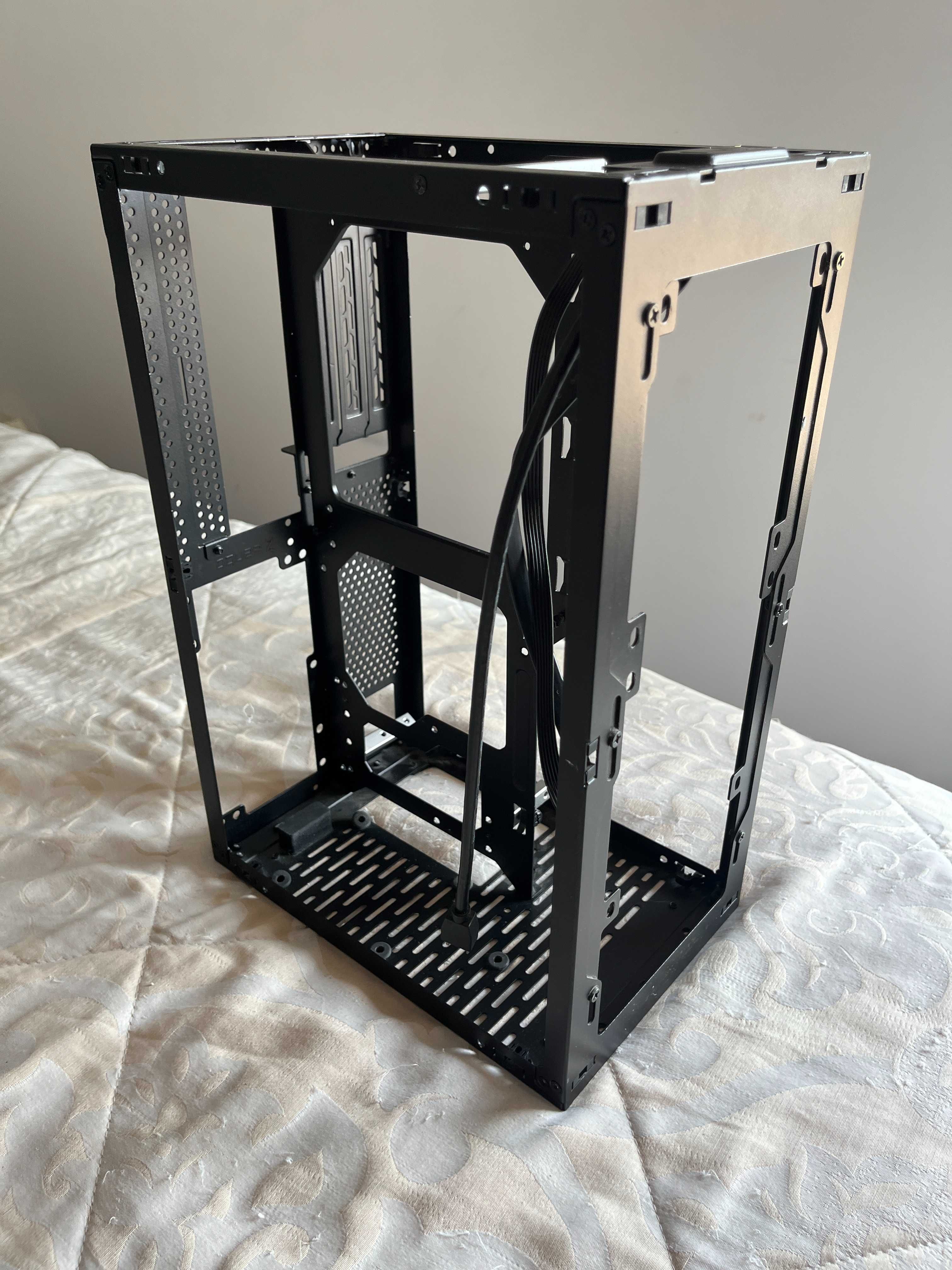 Caixa Mini-ITX SSUPD Meshlicious Preta