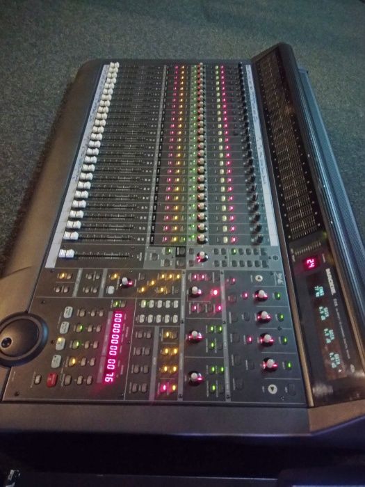 Mackie D8B - 56Input/72 Channel Digital Mixer, Mesa de Som Digital