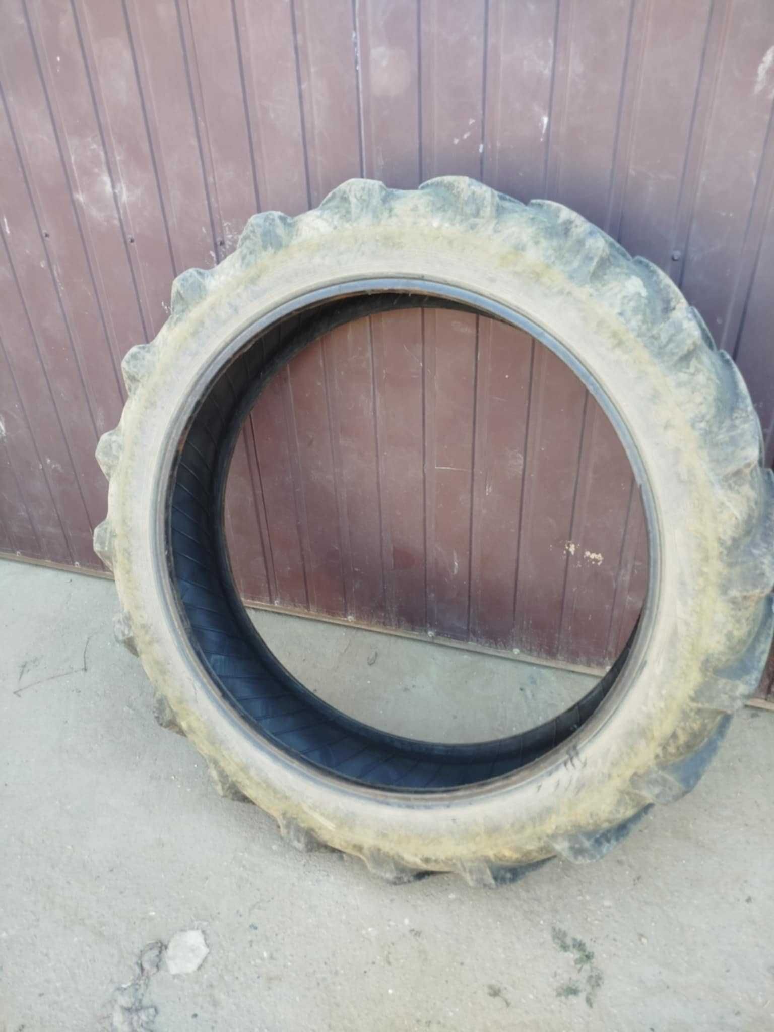 Opony    9.5 R36