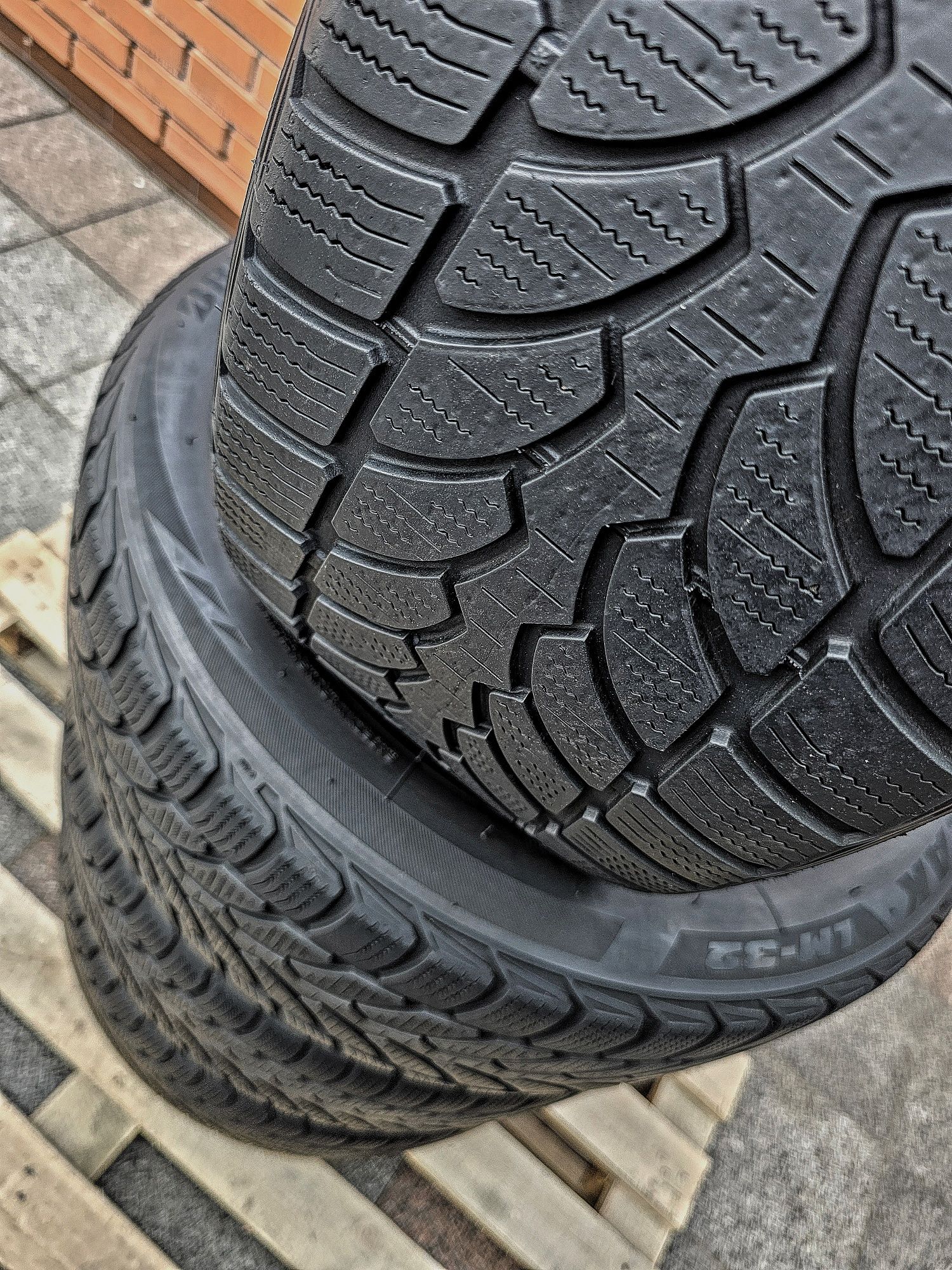 225/50r17 Bridgestone | 6.5mm | Преміум всесезонка | Ідеальний стан