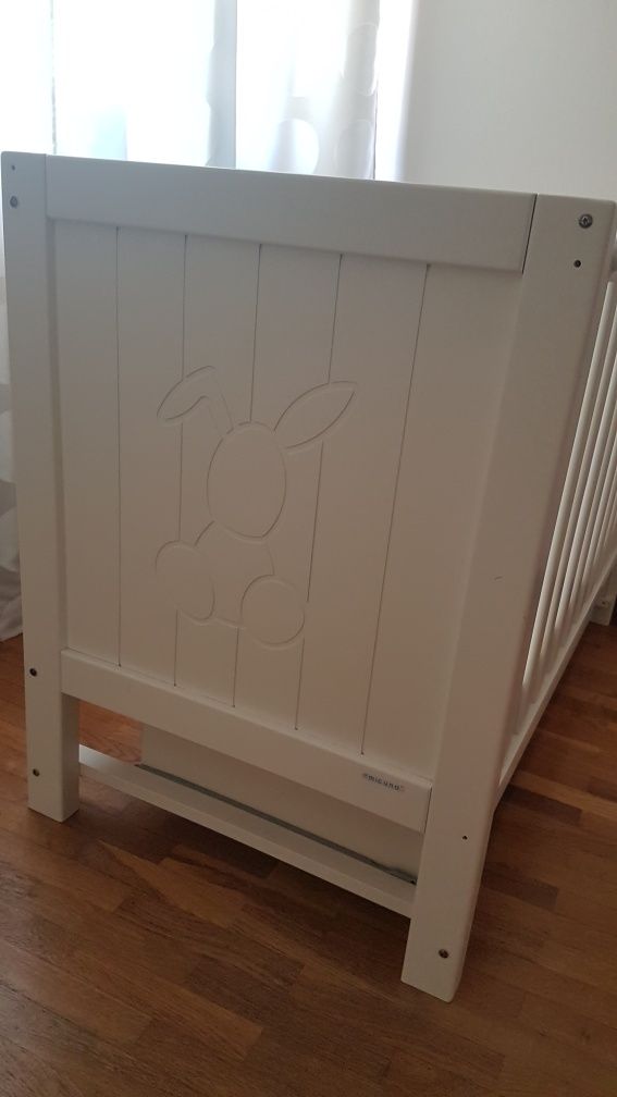 Berço/ cama de grades com oferta colchão