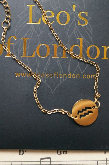 Англійська прикраса браслет знак зодіаку водолій Англія Лондон