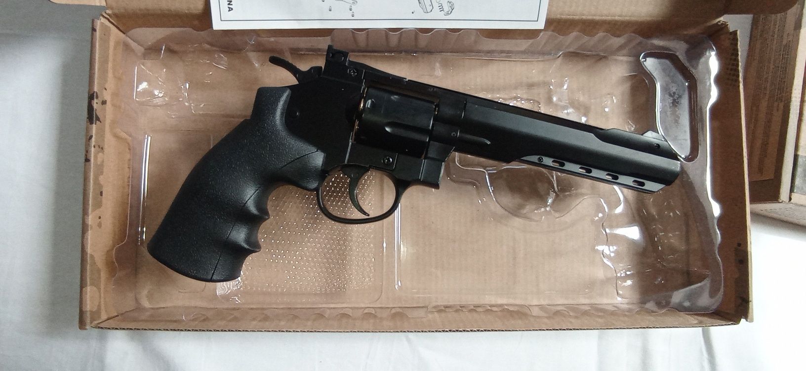 Revolver CO2 airsoft Novo full metal