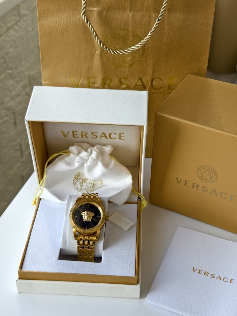 Жіночий годинник Versace