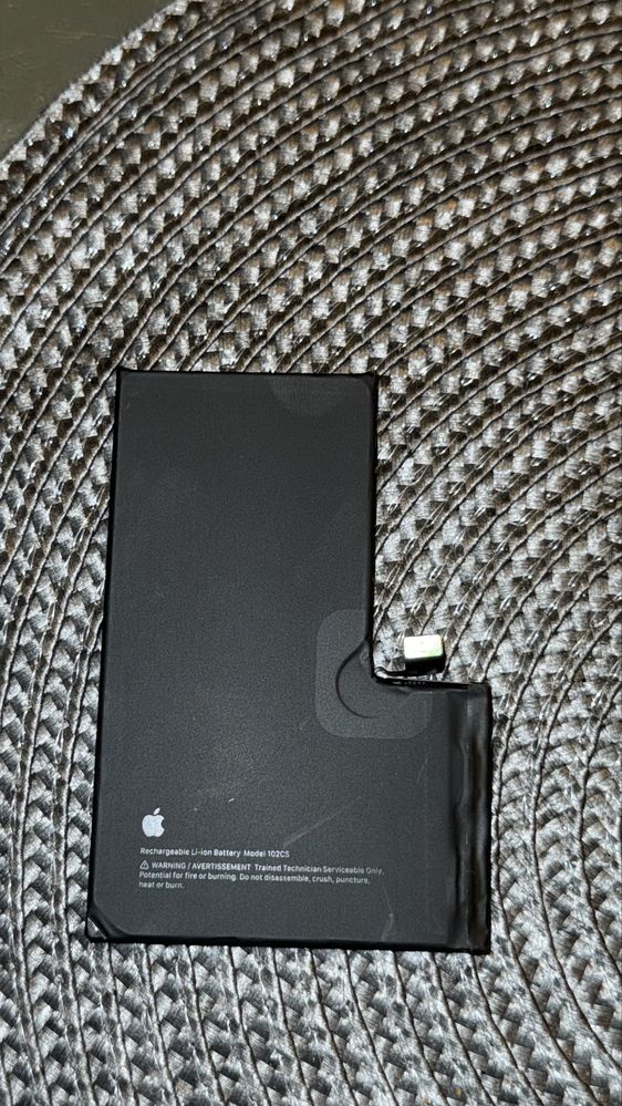 аккумулятор iPhone 16 Pro max