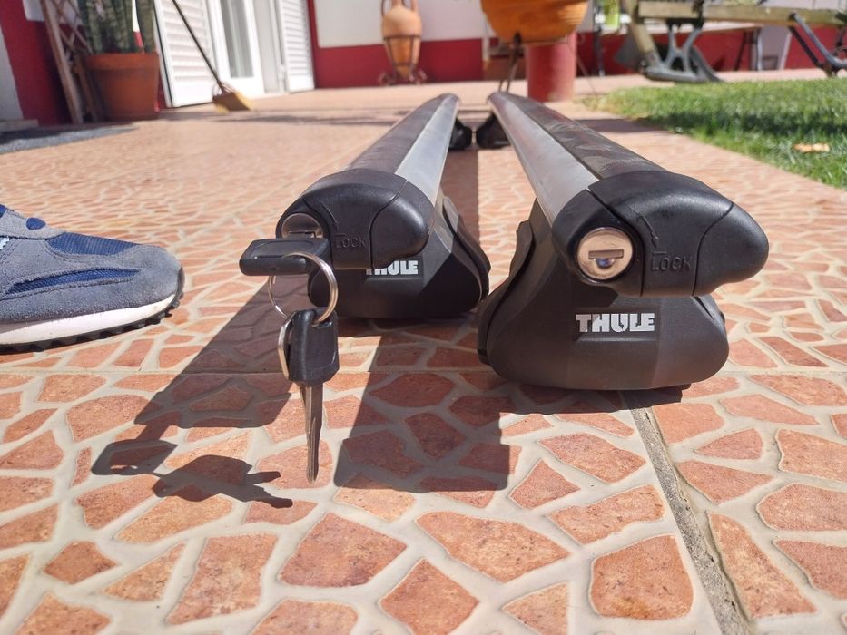 Barras THULE praticamente novas 125cm duas chaves.