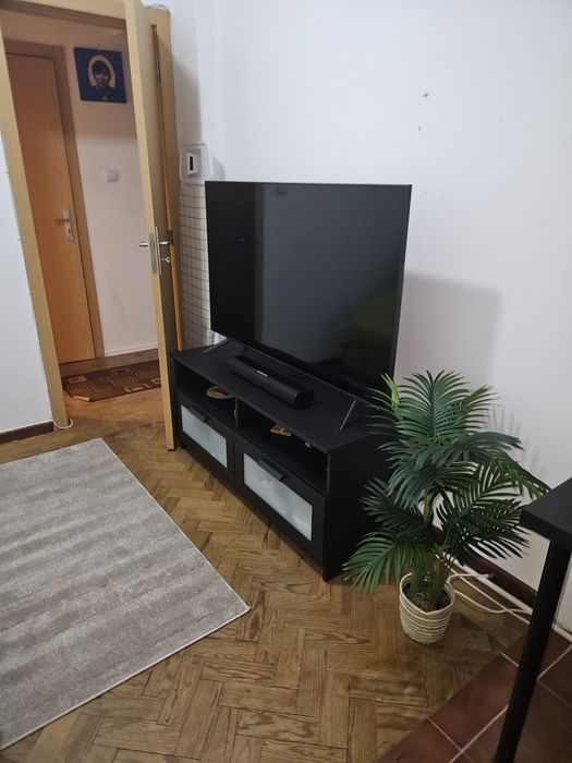 Móvel de tv Ikea com 2 gavetas