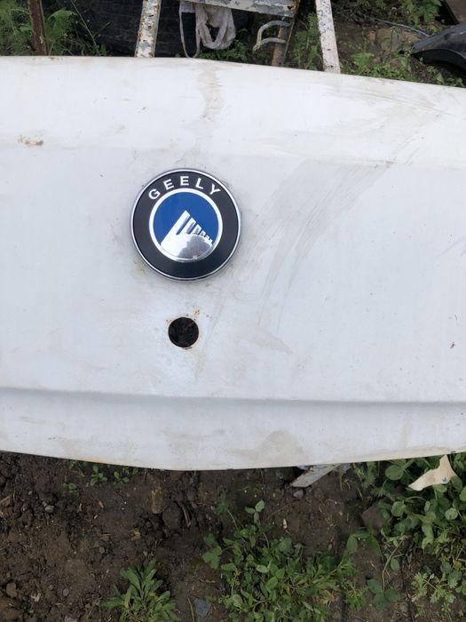 Кришка багажника geely mk