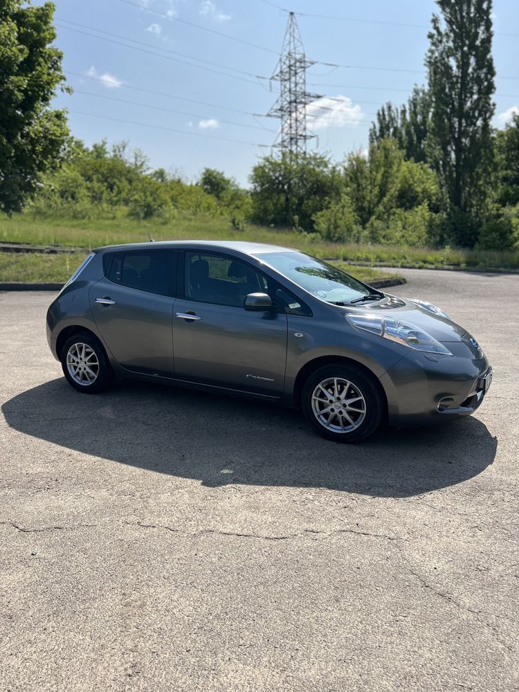 Nissan Leaf Нісан Ліф 2016 року