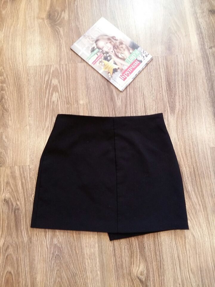 Асиметричная юбка на замочке от H&M размер С
