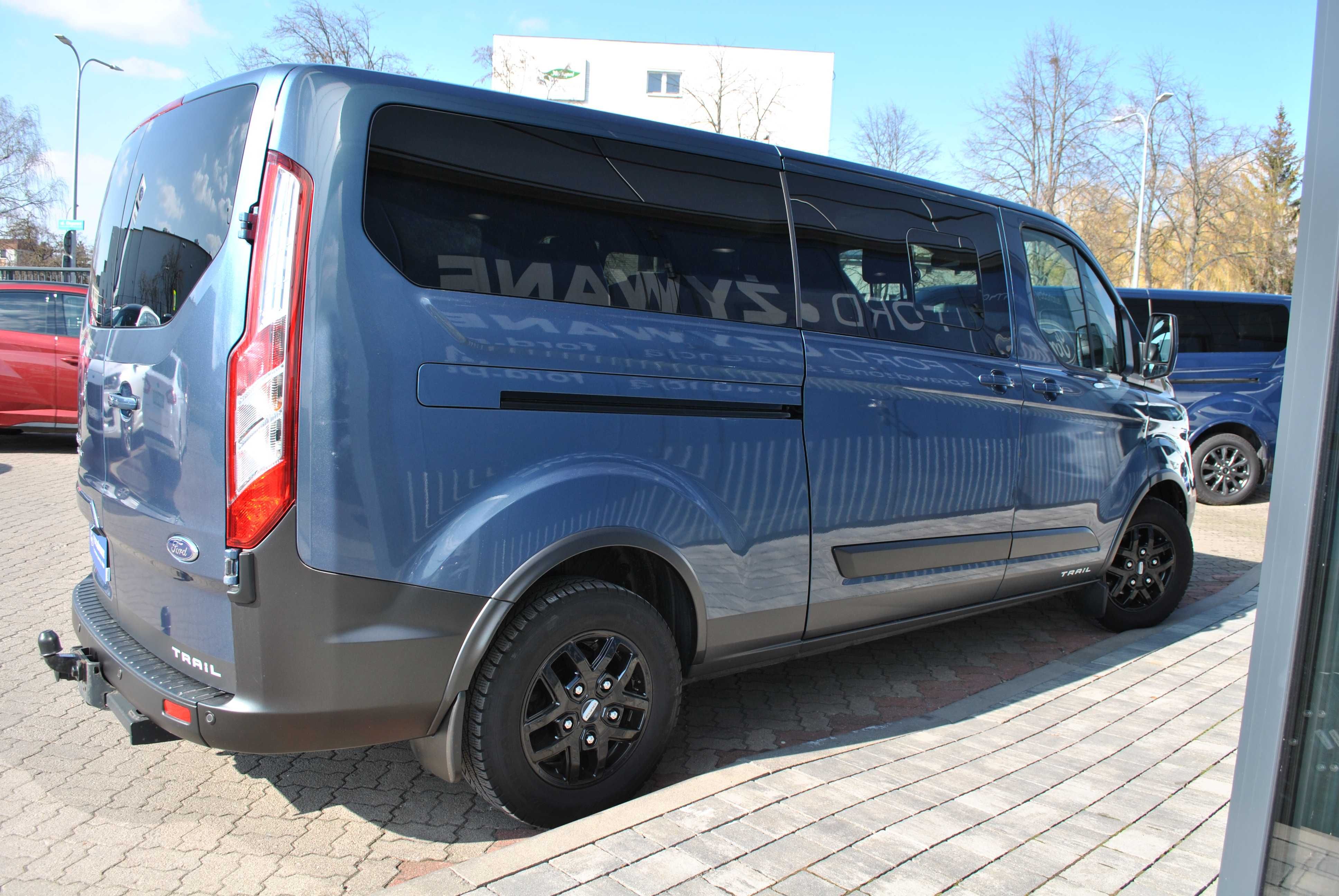 Wynajem busa 8 osobowego Ford Custom Trail 2,0D 170KM