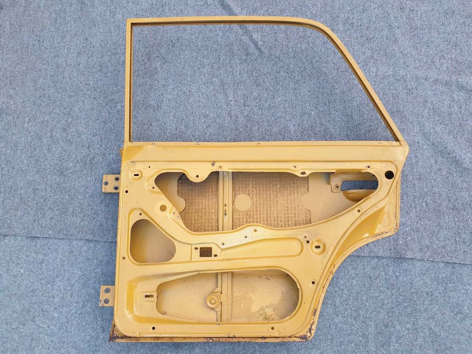 Fiat 125p    Drzwi tylne    prawe FSO tył stary typ