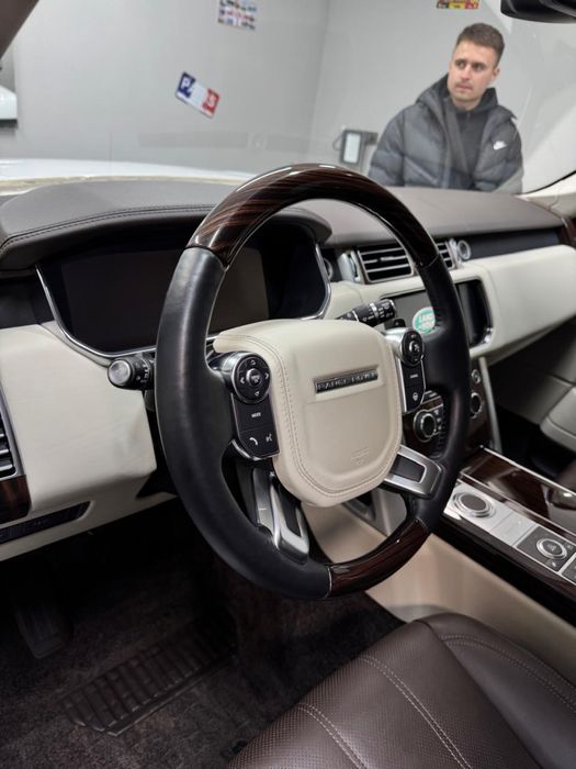 Продам lend Rover Vogue 2015год офицеал