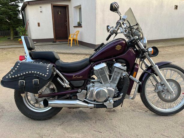 Suzuki Intruder 750