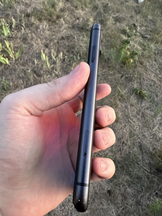 Iphone 11 на 64 гіг, батарея 78%