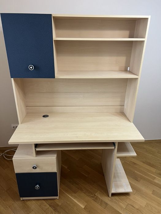 Продається компʼютерний стіл