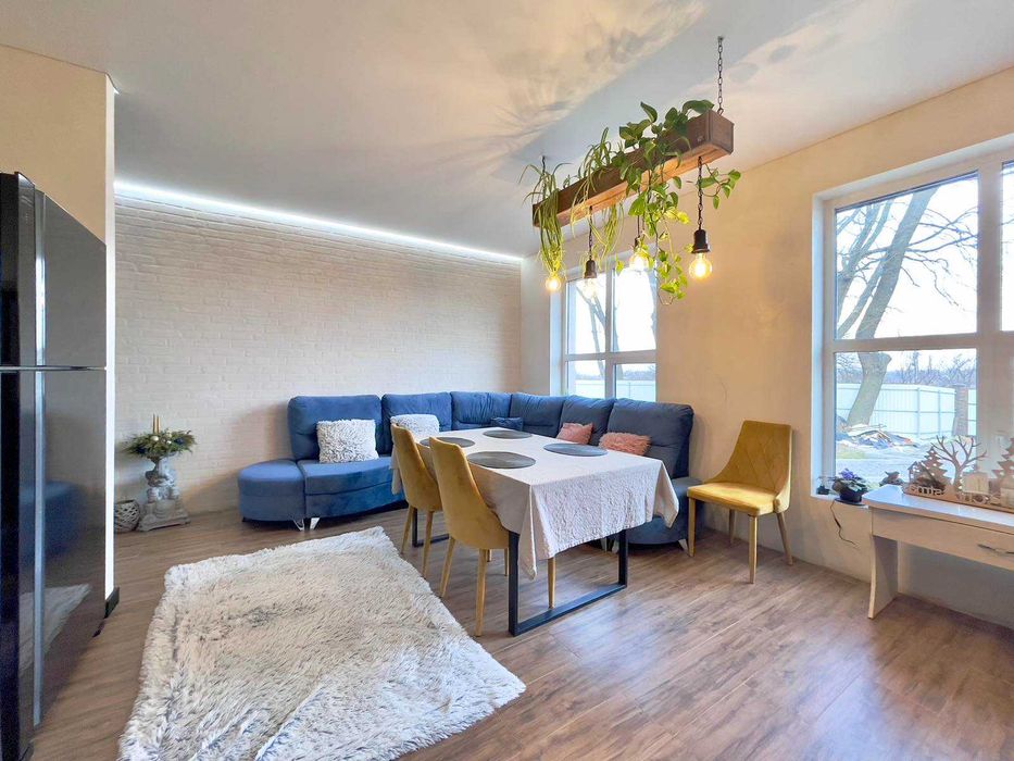 Продам стильный новый дом на  Роменской.