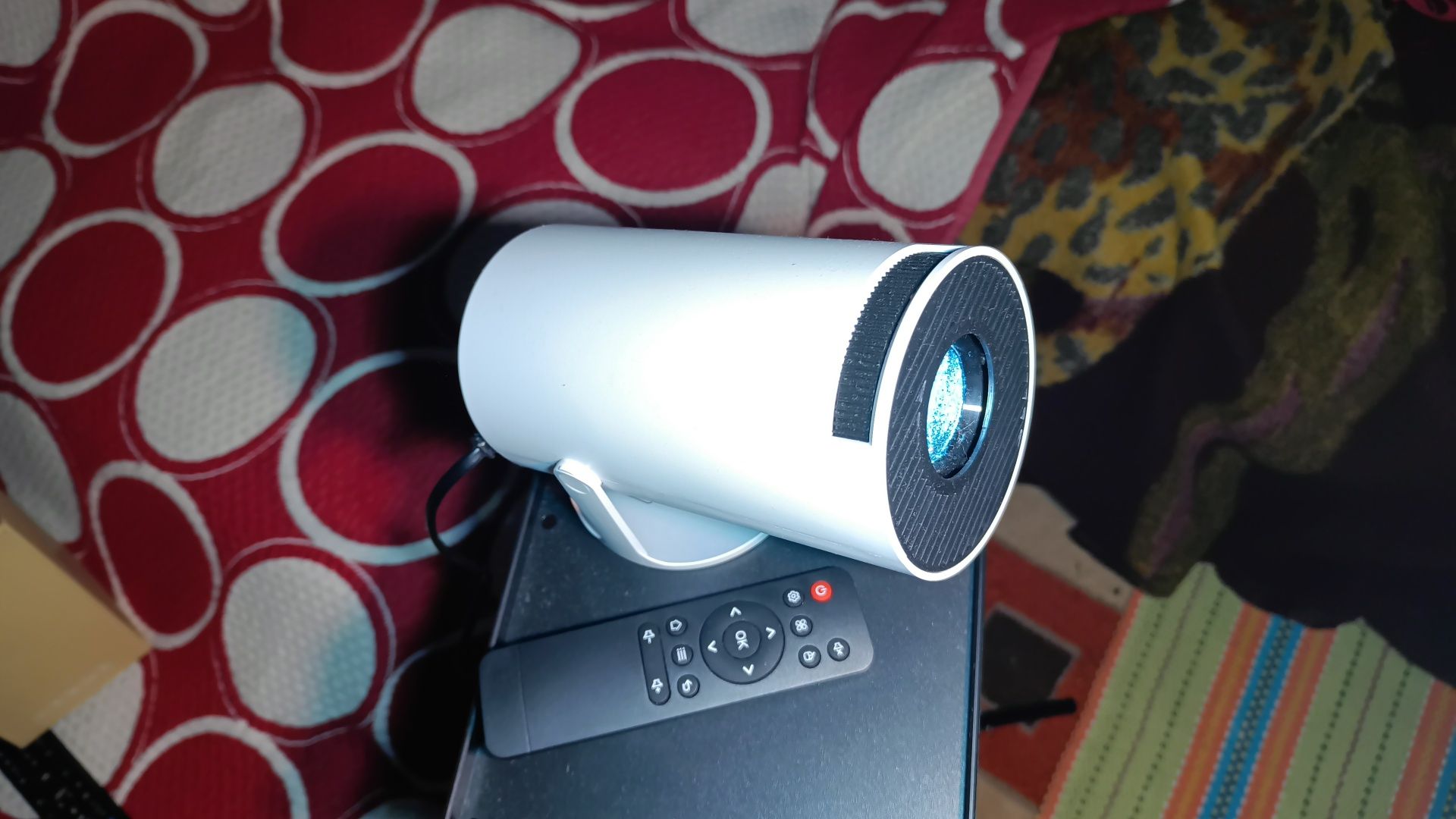 Projector Y300_2gb/16gb