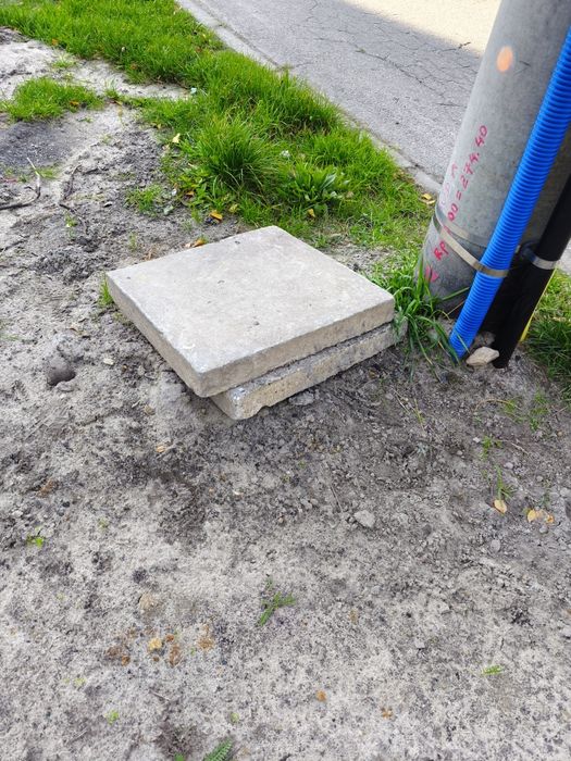 Oddam płytki betonowe chodnikowe