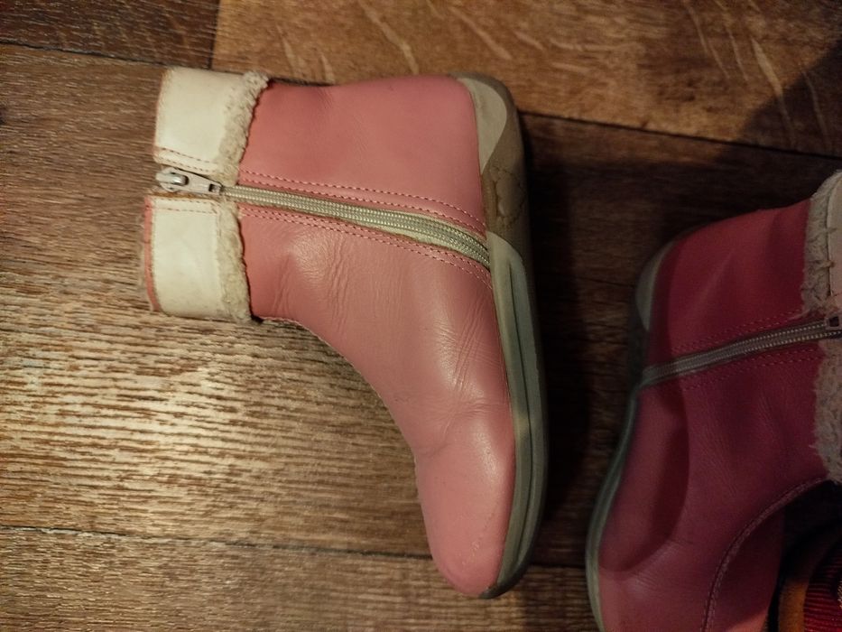 Віддам Безкоштовно взуття 27-28розмір фірми Bibi