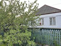 Продам  1/2 частину будинку з окремим двором