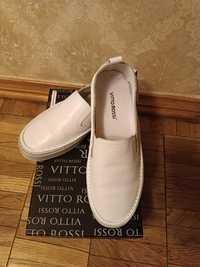 Белые туфли Vitto Rossi