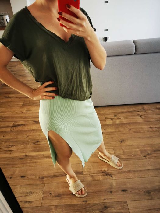 Spódnica ołówkowa miętową Varlesca r. Uniwersalny