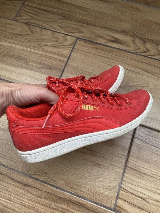 Яскраві кеди puma