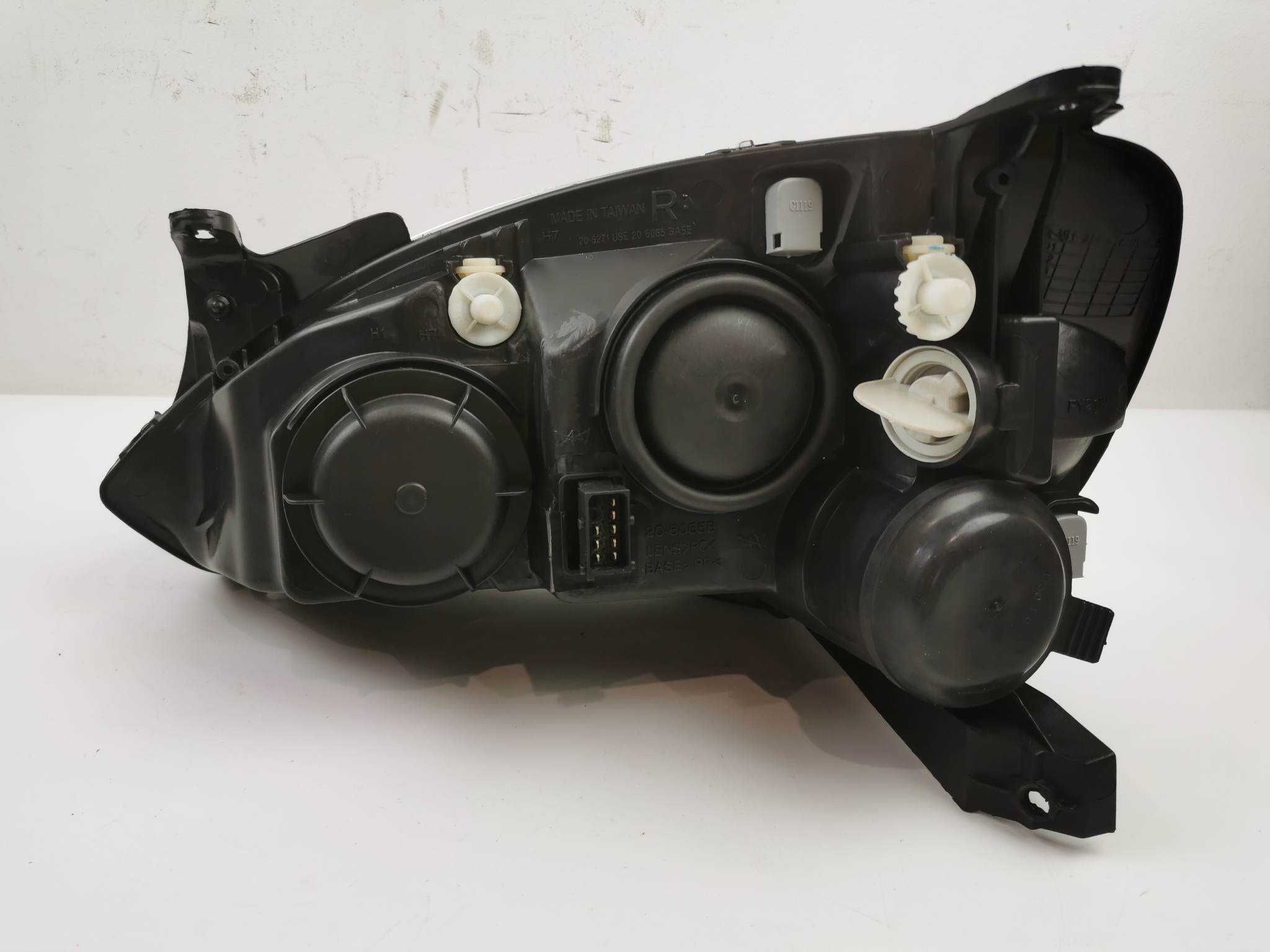 Lampa przód przednia Prawa Corsa C 03-05 Combo NOWA